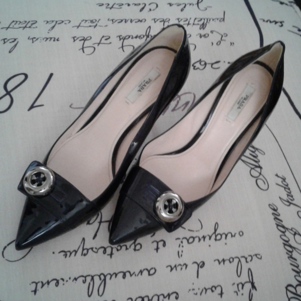PRADA PUMPS